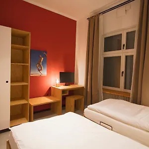 https://schillinger-berlin-dance-sleep-repeat.find-berlin-hotels.com